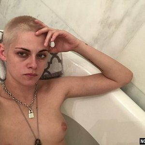 Голая Кристен Стюарт