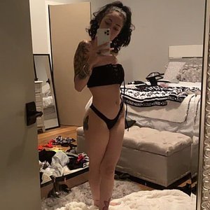 Голая Bhad Bhabie