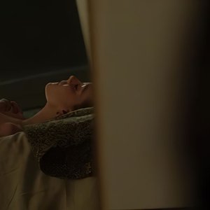 Голая Эстер Экспосито