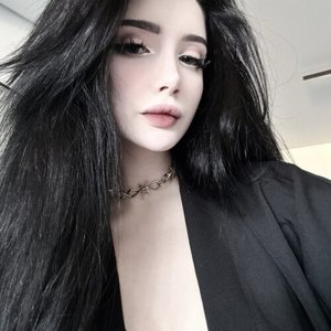 Голая Морфилина