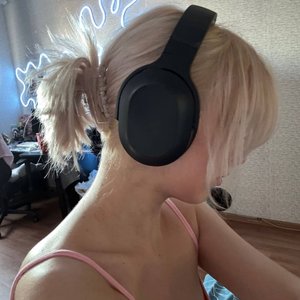 Голая Фенечка Фрикленд