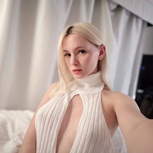 Голая Евгения Уайлд