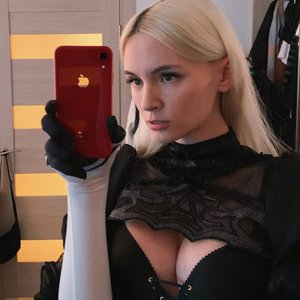 Голая Евгения Уайлд