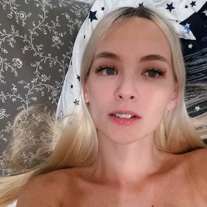 Голая Евгения Уайлд