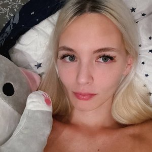 Голая Евгения Уайлд