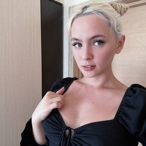 Голая Евгения Уайлд