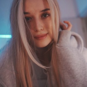 Голая Horneyjozy