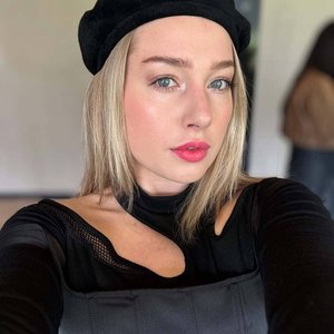 Голая Катя Вяликова