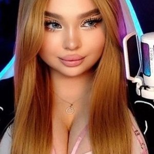 Голая Селия