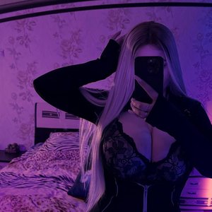 Голая Селия