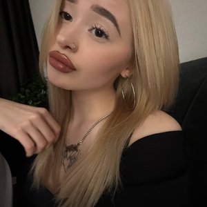 Голая Лейла Майерс