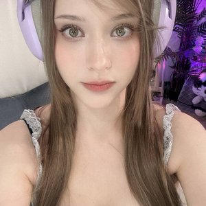 Голая Lyasyaa
