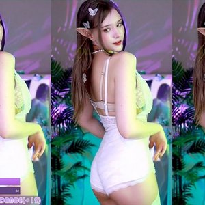 Голая Lyasyaa