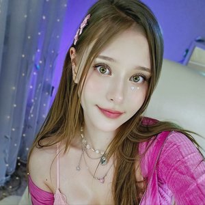 Голая Lyasyaa