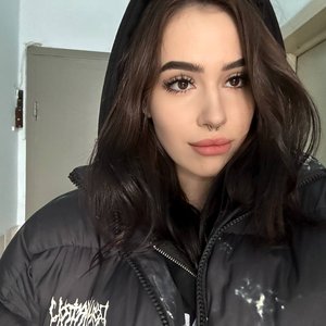 Голая Mabelend