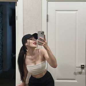Голая Mabelend