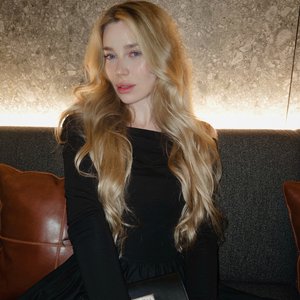 Голая Maryymme