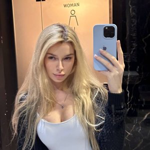Голая Maryymme