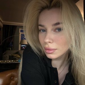 Голая Maryymme