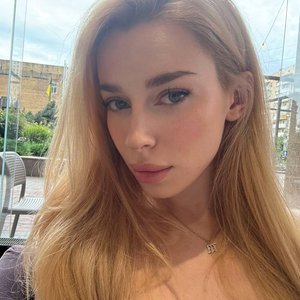 Голая Maryymme