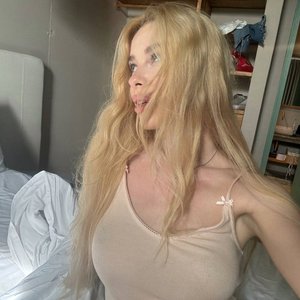 Голая Maryymme
