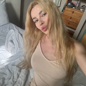 Голая Maryymme