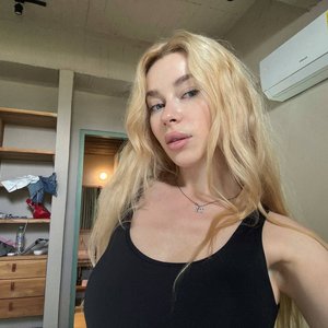 Голая Maryymme