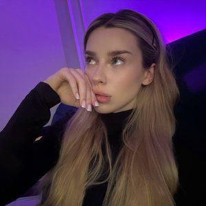 Голая Maryymme