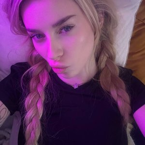 Голая Maryymme