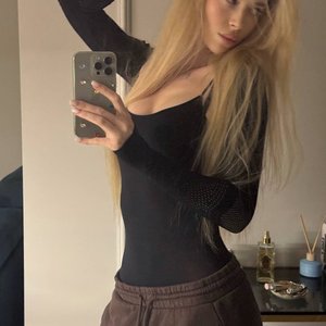 Голая Maryymme