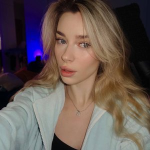 Голая Maryymme
