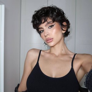 Голая Mugretnug