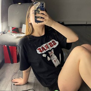 Голая Неонова