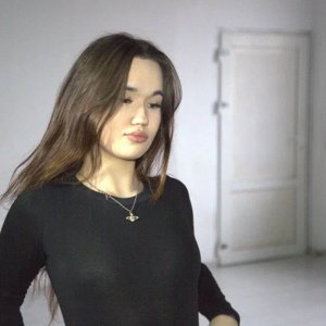 Голая Неонова