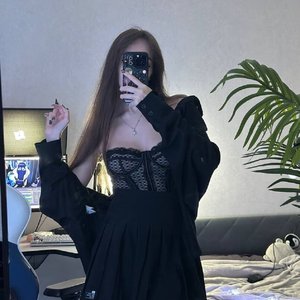 Голая Nordvi