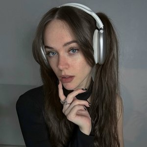 Голая Nordvi