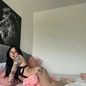 Голая Arlene Lee