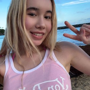 Голая Lil Tay