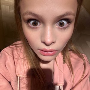 Голая Милана Стар