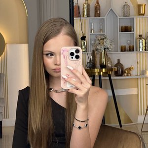Голая Милана Стар