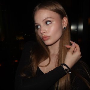 Голая Милана Стар