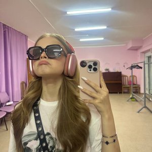 Голая Милана Стар