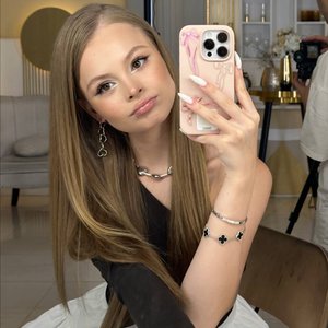 Голая Милана Стар