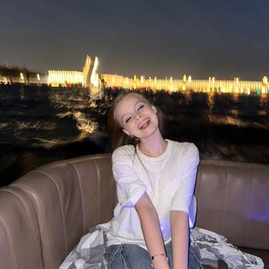 Голая Милана Стар