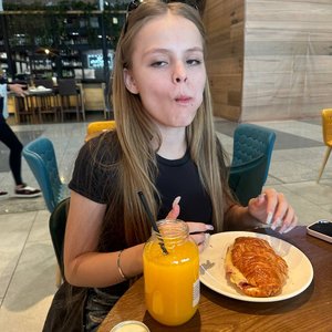 Голая Милана Стар