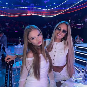 Голая Милана Стар