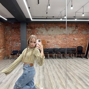 Голая Милана Стар