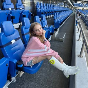 Голая Милана Стар