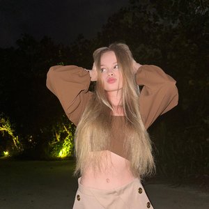 Голая Милана Стар