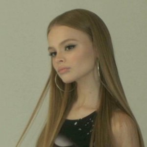 Голая Милана Стар
